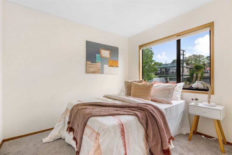 Photo of property in 2/56 Galaxy Drive, Mairangi Bay, Auckland, 0630