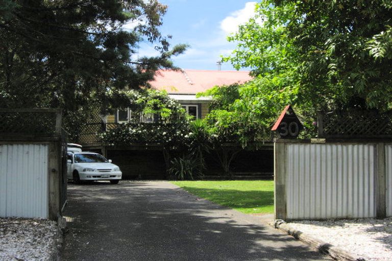 Photo of property in 30 Pinotage Place, Huapai, Kumeu, 0810
