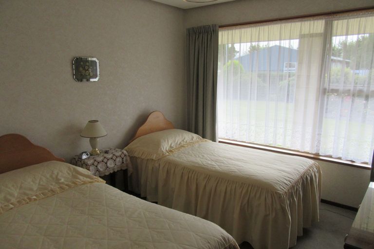 Photo of property in 17a Churchill Place, Waimate, 7924