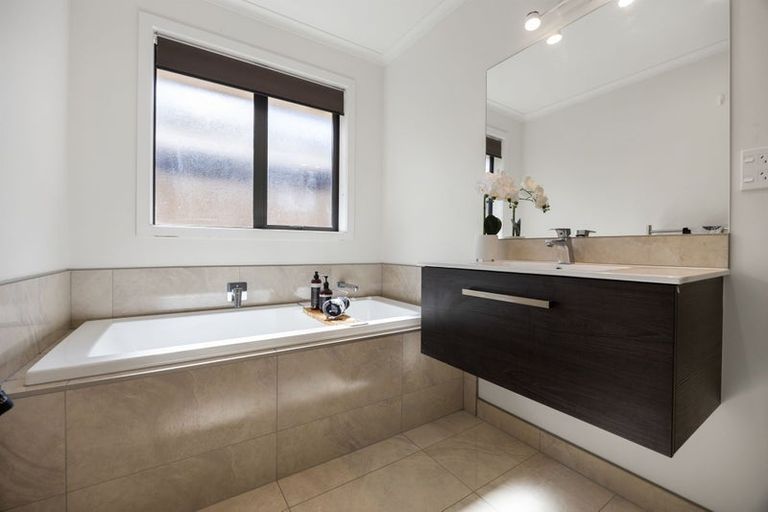 Photo of property in 256 Dixon Road, Fitzroy, Hamilton, 3206