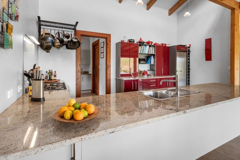 Photo of property in 114 Hay Road, Helena Bay, Hikurangi, 0184