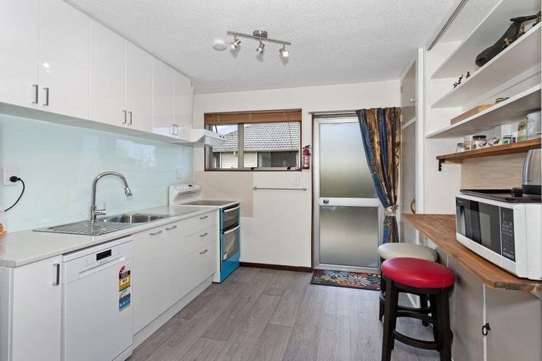 Photo of property in 2/30 Garvins Road, Hornby, Christchurch, 8042