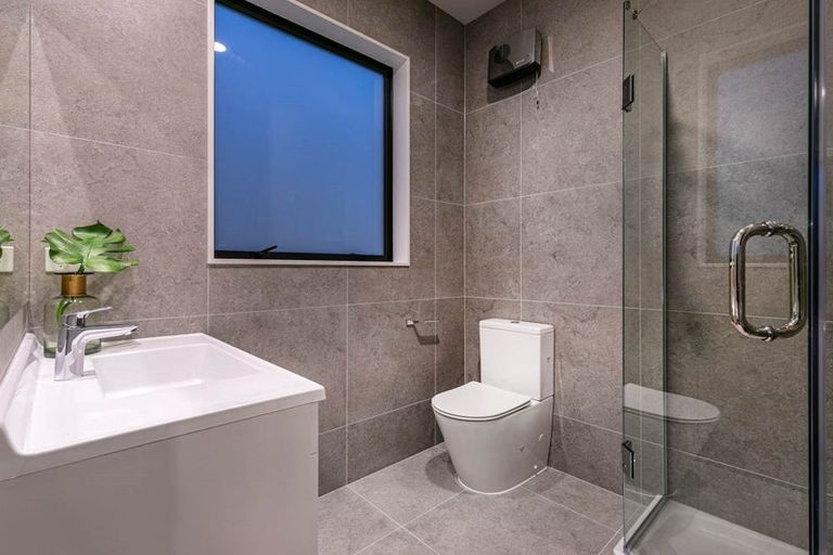 Photo of property in 32 Paparahi Place, Wainui, Silverdale, 0992