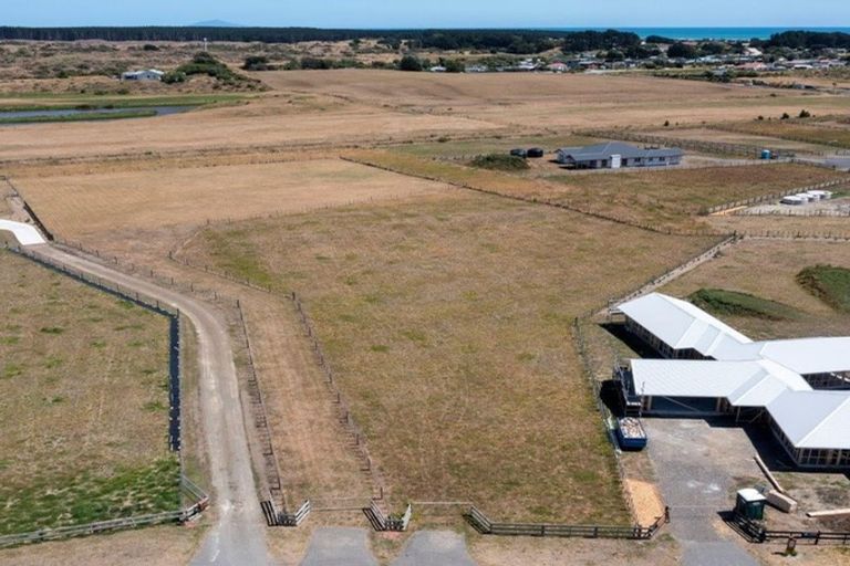 Photo of property in 16 Mowhia Grove, Waitarere, Levin, 5510