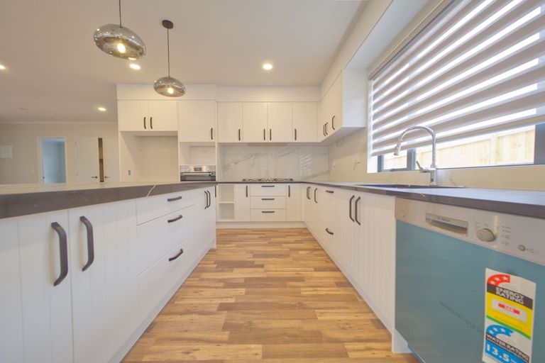 Photo of property in 31 Vazey Way, Hobsonville, Auckland, 0618