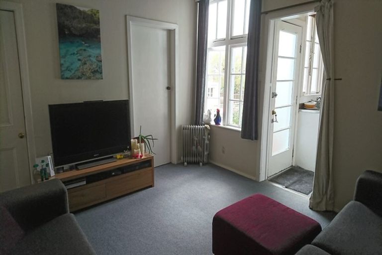 Photo of property in 71 Pirie Street, Mount Victoria, Wellington, 6011