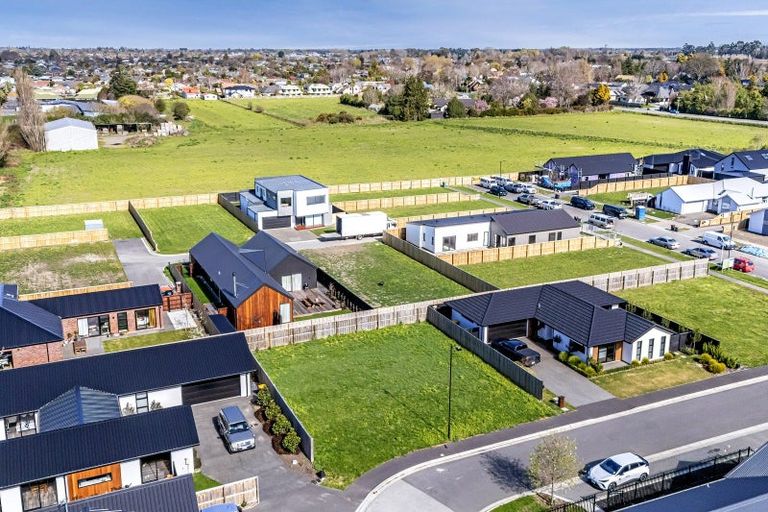 Photo of property in 23 Malaga Crescent, Harewood, Christchurch, 8051