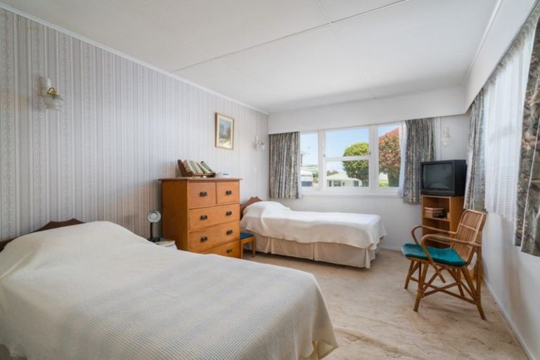 Photo of property in 14 Hinerau Grove, Waipahihi, Taupo, 3330