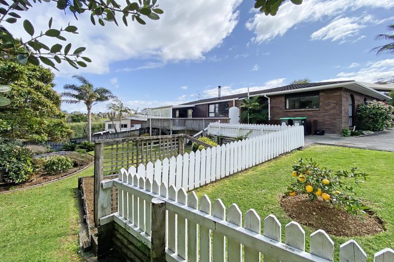 Photo of property in 25 Fairway Drive, Kerikeri, 0230