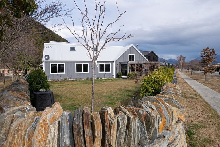Photo of property in 17 Flynn Lane, Arrowtown, 9302