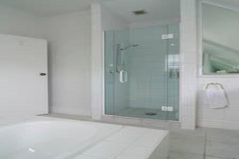 Photo of property in 1 Oakfield Street, Burnside, Christchurch, 8053