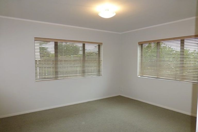 Photo of property in 11b Ross Crescent, Orewa, 0931