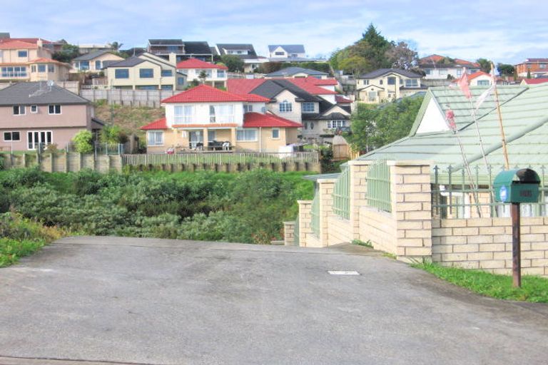 Photo of property in 8 Pistachio Place, Goodwood Heights, Auckland, 2105