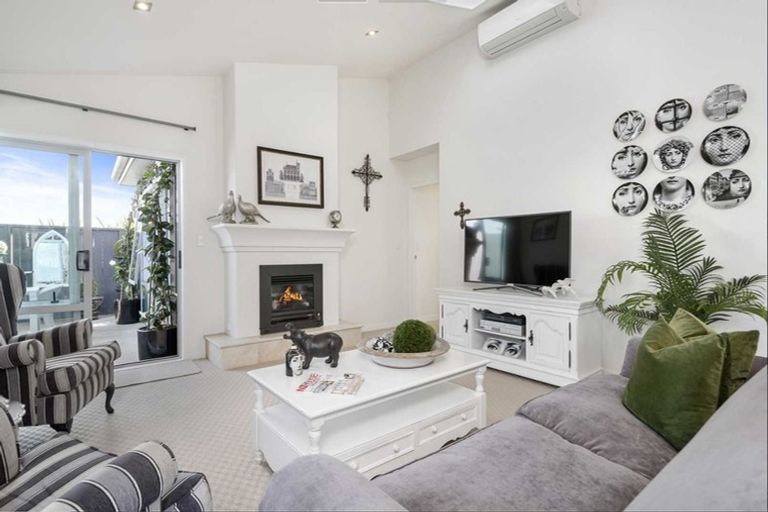 Photo of property in 11 Lennon Way, Papamoa Beach, Papamoa, 3118