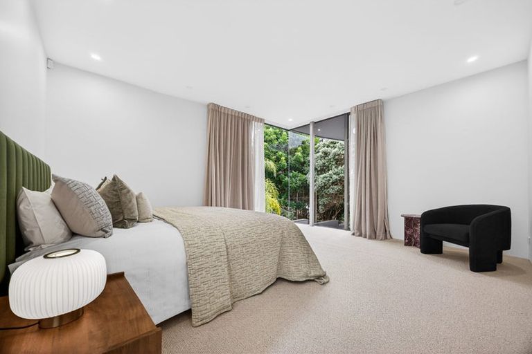 Photo of property in 19 Bournemouth Terrace, Murrays Bay, Auckland, 0630