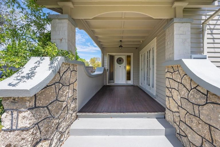 Photo of property in 128 Vigor Brown Street, Napier South, Napier, 4110