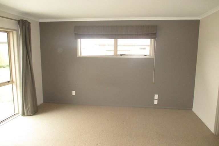 Photo of property in 12 Piwakawaka Court, Rototuna North, Hamilton, 3210