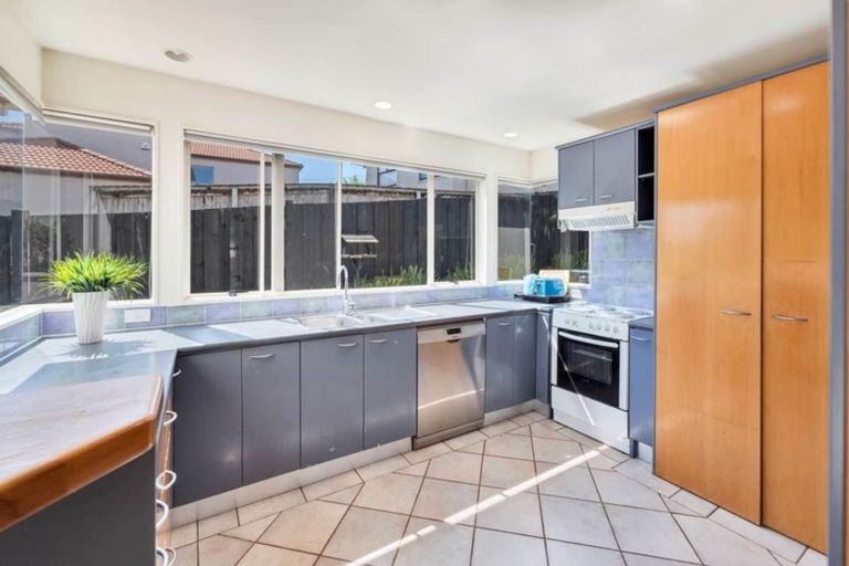 Photo of property in 2/41 Selwyn Crescent, Forrest Hill, Auckland, 0620