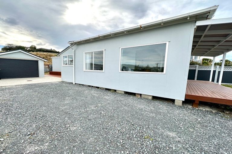 Photo of property in 32 Esplanade, Kaka Point, Balclutha, 9271