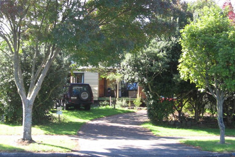Photo of property in 112 Beach Road, Te Atatu Peninsula, Auckland, 0610