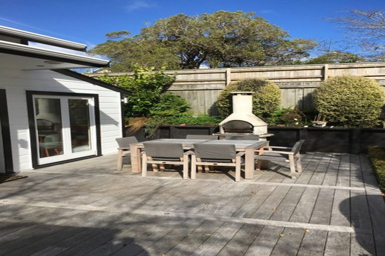 Photo of property in 75 Creswick Terrace, Northland, Wellington, 6012