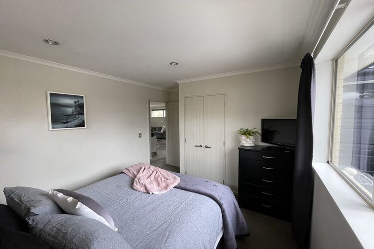Photo of property in 2/220 Avonhead Road, Avonhead, Christchurch, 8042
