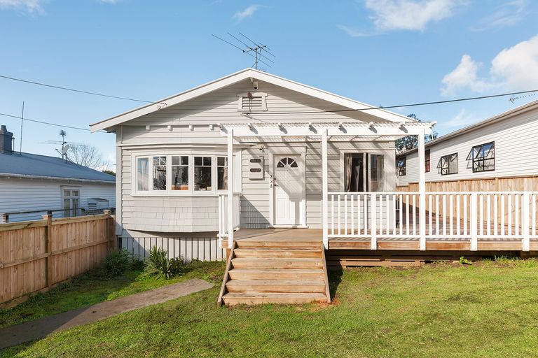 Photo of property in 1/23 Brandon Road, Glen Eden, Auckland, 0602