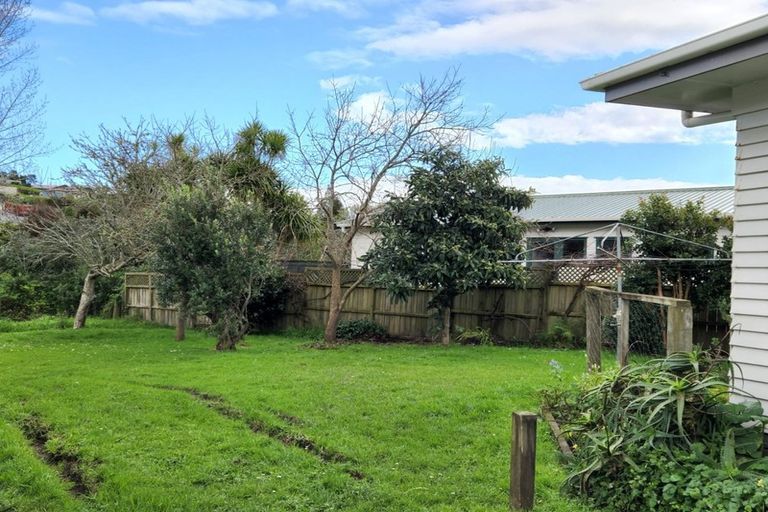 Photo of property in 71 Awaroa Road, Helensville, 0800