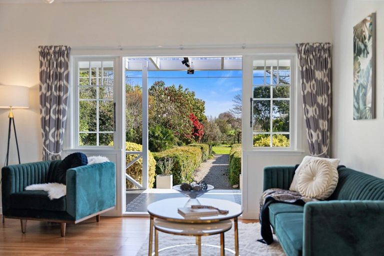 Photo of property in 15 Gleeson Road, Manakau, Levin, 5573