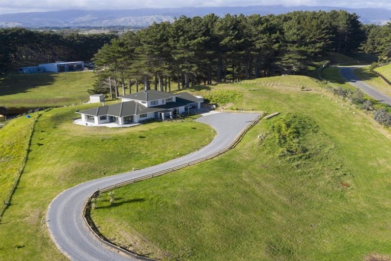Photo of property in 100 Harakeke Road, Te Horo, Otaki, 5581