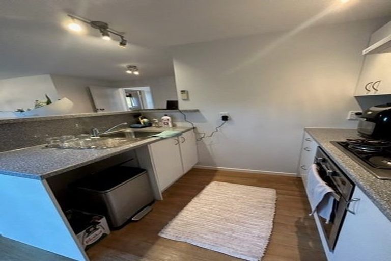 Photo of property in 124 Taylor Terrace, Tawa, Wellington, 5028