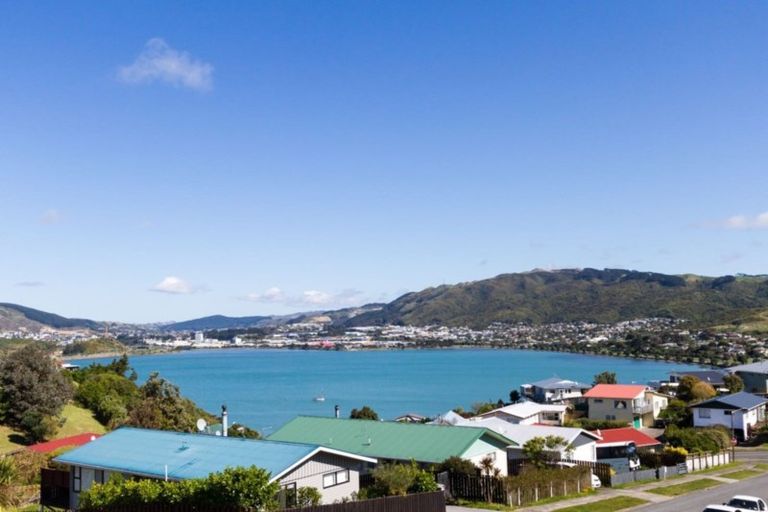 Photo of property in 9 Inlet View, Titahi Bay, Porirua, 5022
