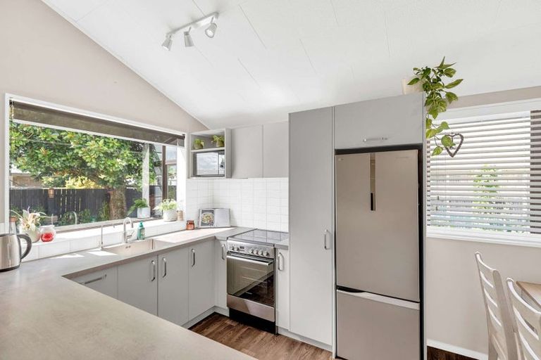 Photo of property in 6 Mercury Street, Milson, Palmerston North, 4414