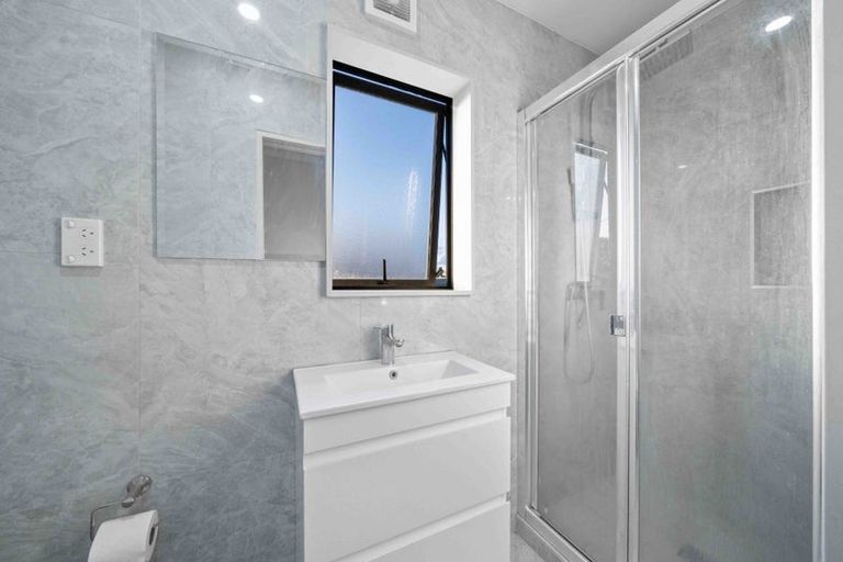 Photo of property in 102a Fitzroy Street, Papatoetoe, Auckland, 2104