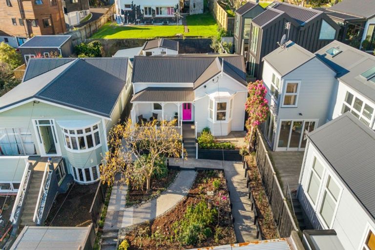 Photo of property in 97 Elizabeth Street, Mount Victoria, Wellington, 6011