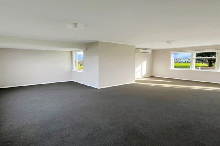 Photo of property in 18-24 Devon Crescent, Bulls, 4818