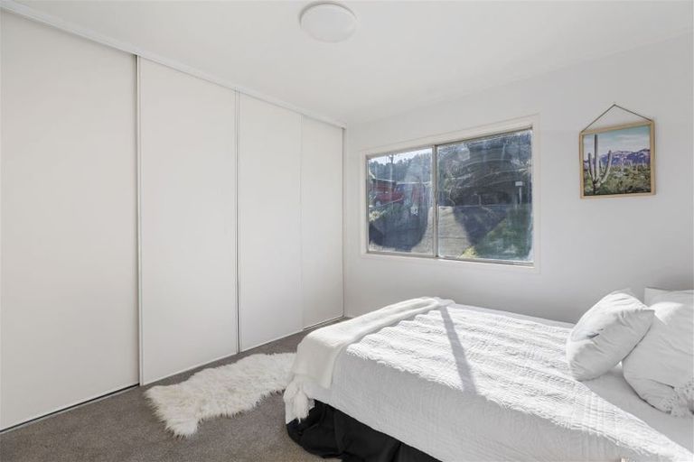 Photo of property in 1/406 Glenfield Road, Glenfield, Auckland, 0629