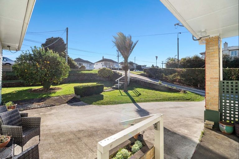 Photo of property in 99 Clawton Street, Westown, New Plymouth, 4310