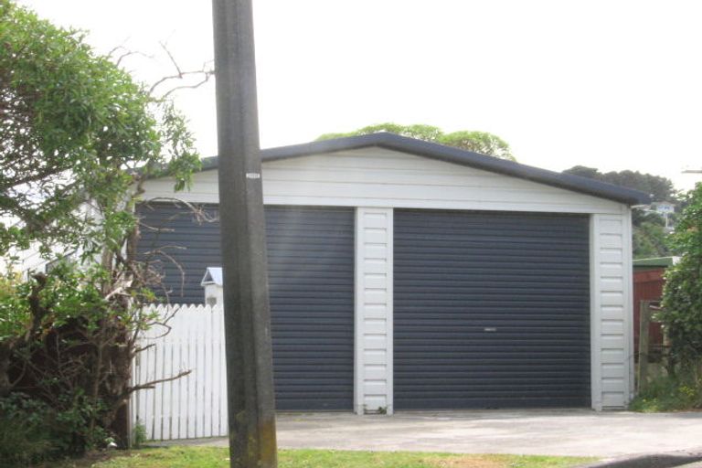 Photo of property in 2 Liffey Street, Island Bay, Wellington, 6023
