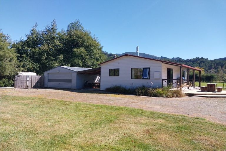 Photo of property in 132 Peach Island Road, Brooklyn, Motueka, 7196