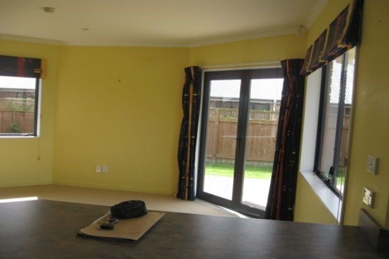 Photo of property in 12 Sycamore Crescent, Fitzherbert, Palmerston North, 4410
