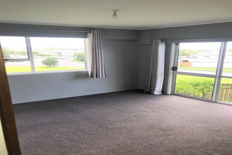 Photo of property in 2/140 Metcalfe Road, Ranui, Auckland, 0612