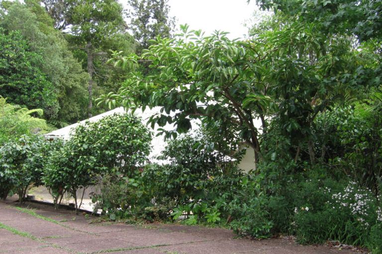 Photo of property in 21 Pluto Place, Beach Haven, Auckland, 0626