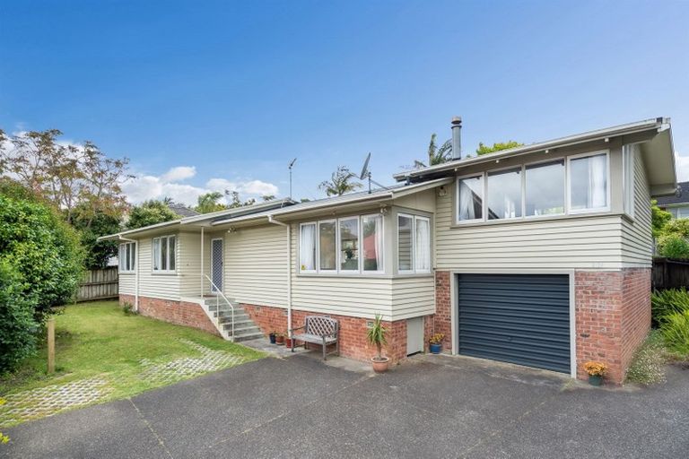 Photo of property in 2/29 Merriefield Avenue, Forrest Hill, Auckland, 0620