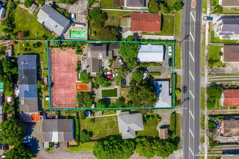 Photo of property in 107 Te Atatu Road, Te Atatu South, Auckland, 0610