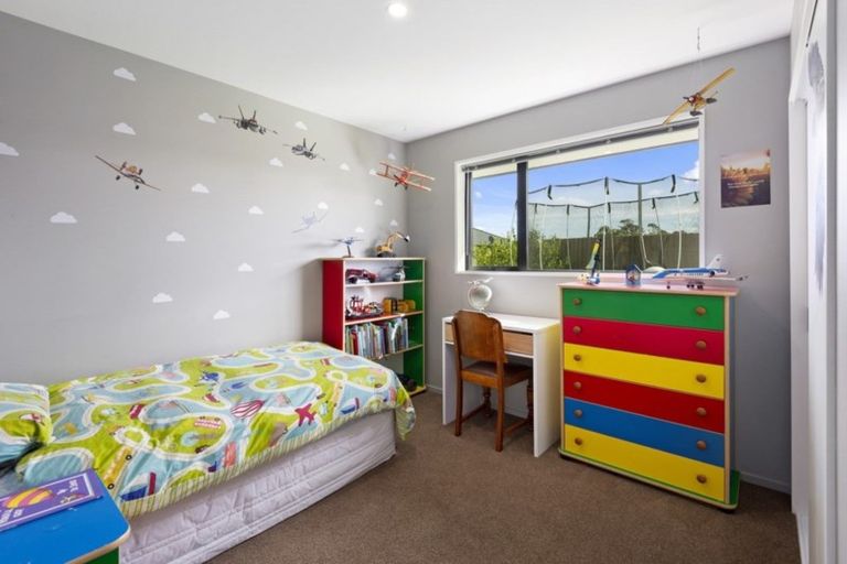 Photo of property in 16 Shale Court, Rolleston, 7614