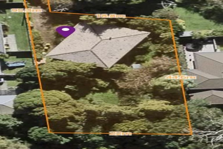 Photo of property in 31 Tirimoana Road, Te Atatu South, Auckland, 0602