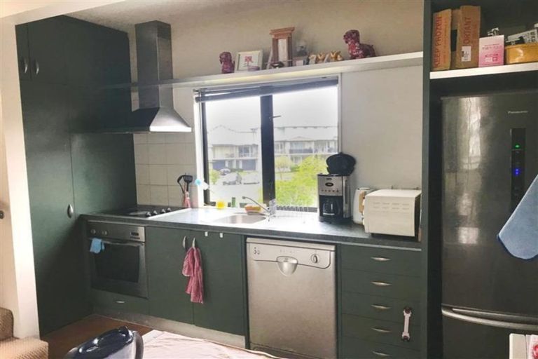 Photo of property in 6 Opito Way, East Tamaki, Auckland, 2013