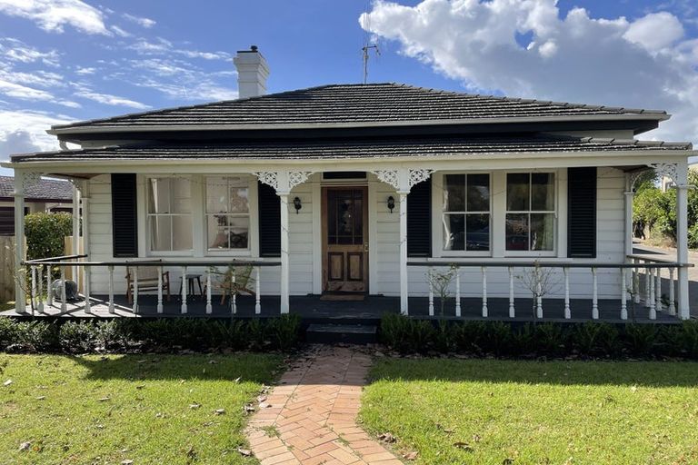 Photo of property in 90 Edgecumbe Road, Tauranga, 3110