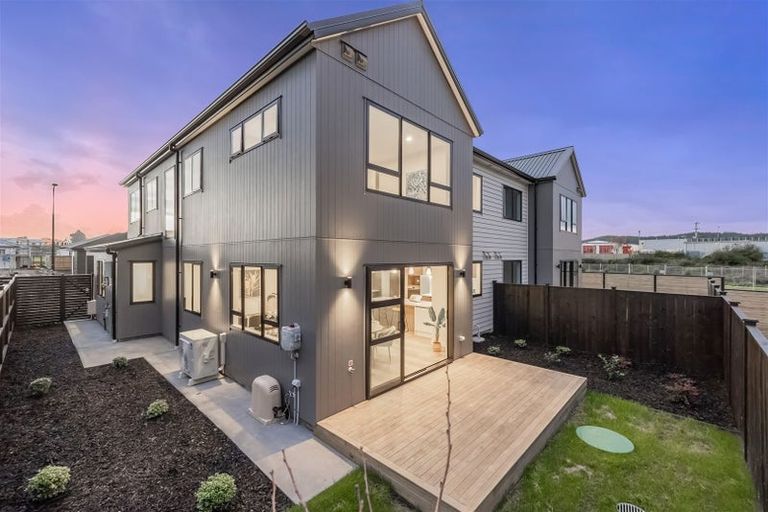 Photo of property in 15 Babos Avenue, Kumeu, 0810